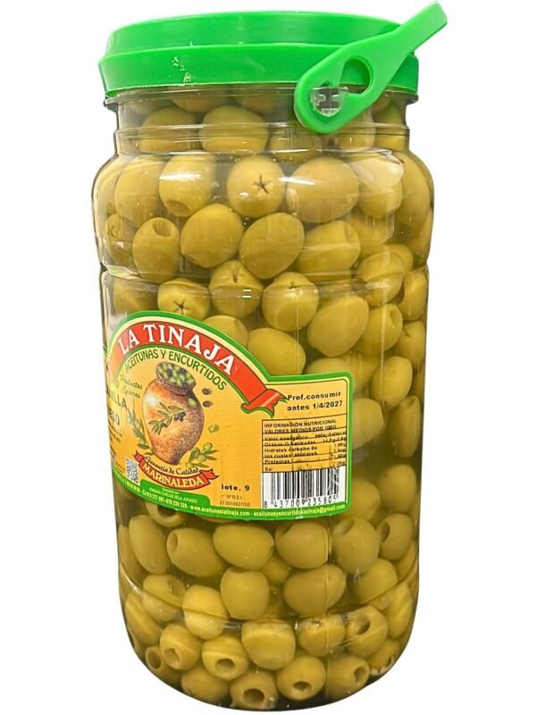 Tabla aperitivo con aceitunas manzanilla sin hueso La Tinaja Marinaleda Sevilla vermú encurtidos