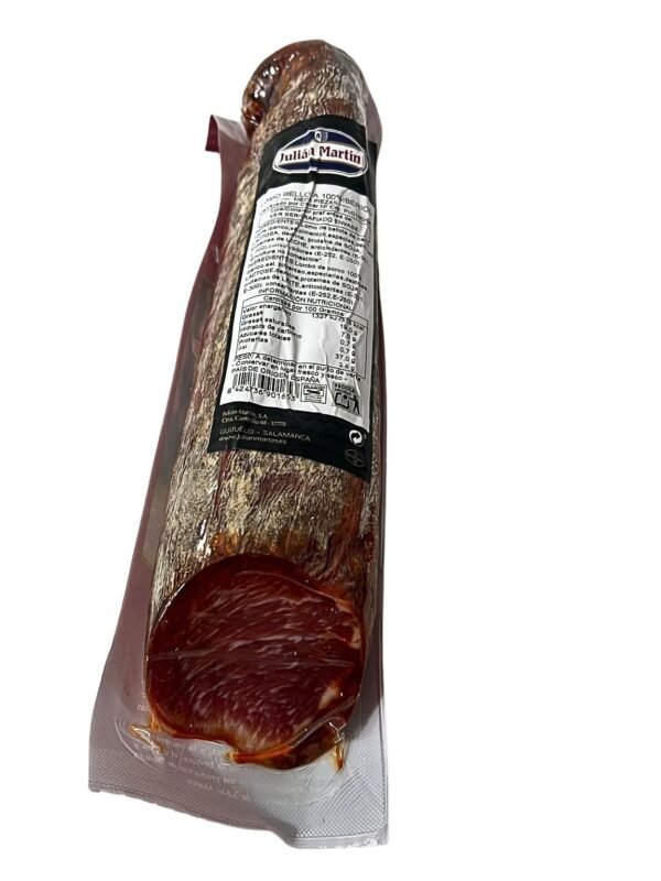 Corte de lomo de bellota 100% ibérico Julián Martín loncha fina color rojo rubí infiltración grasa
