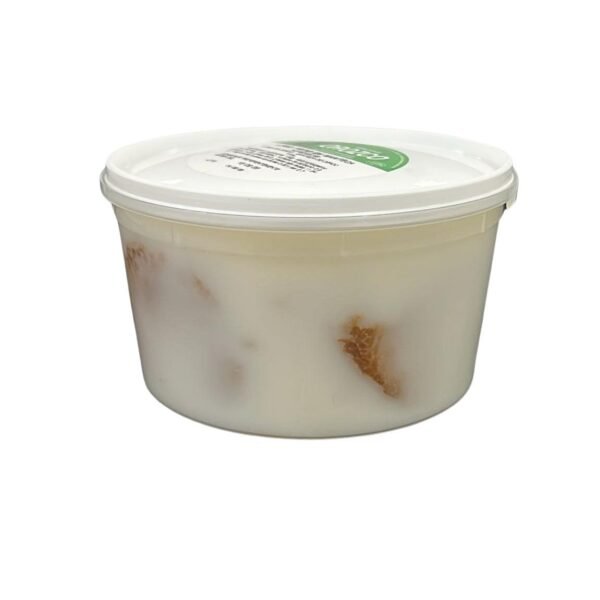 Plato de lomo de orza blanco con huevos fritos desayuno andaluz