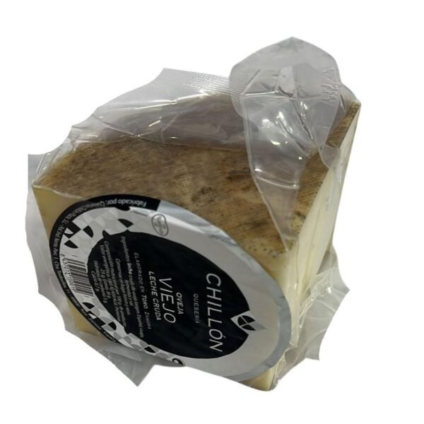 Tabla de quesos con queso Chillón viejo, nueces y uvas