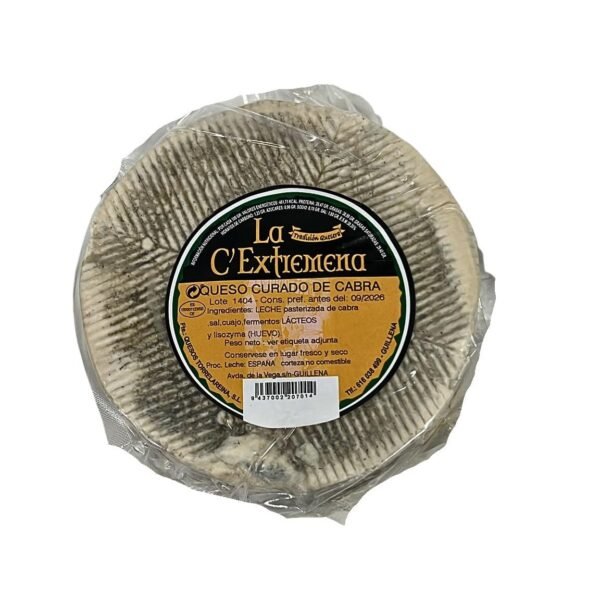 Queso de Cabra Curado - La Extremeña-2 Corte de queso de cabra curado La C'Extremeña pasta blanca firme