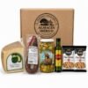 Cesta gourmet con queso, salchichón, encurtidos, AOVE y picos